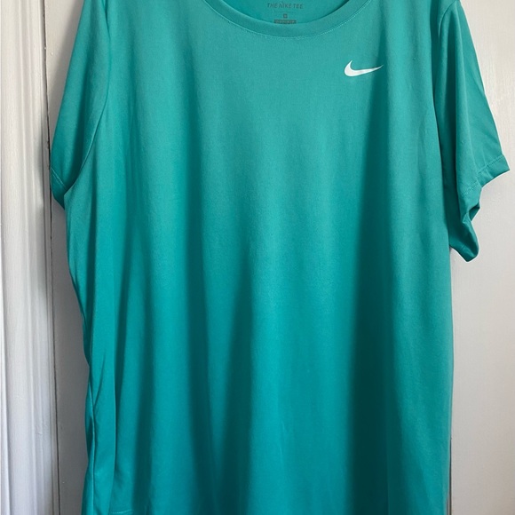 NWT Women Plus Size Nike Dri-FIT Training Tank - Size: 3X - Picture 2 of 5